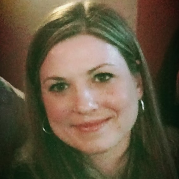 Meet your Posher, Julie - Picture 1 of 1